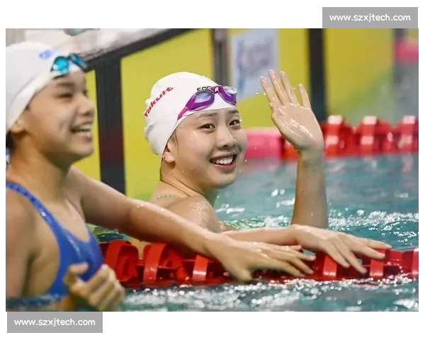 泳池争锋激荡赛场全国游泳健将鏖战刷新多项纪录点燃激情夜晚高潮 - 副本 - 副本